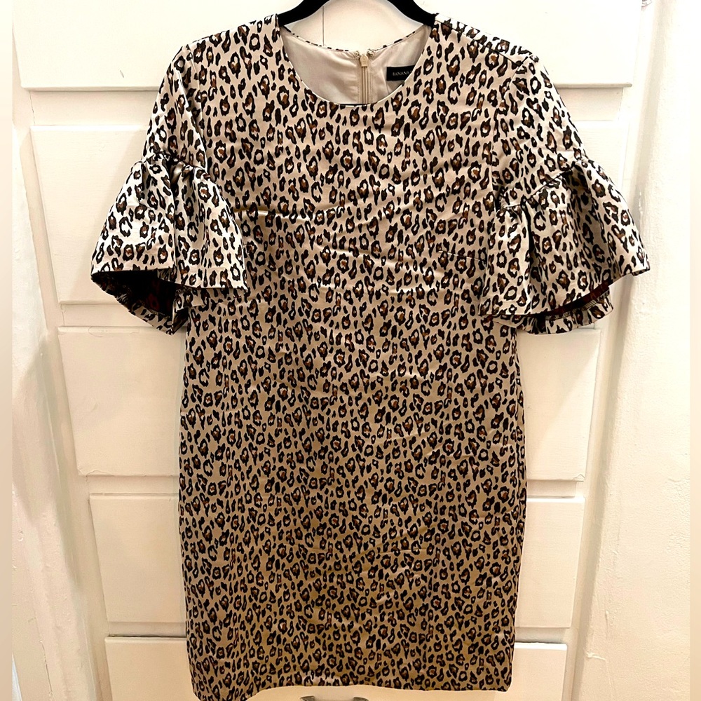 Banana Republic satin leopard print dress with puff sleeves Size 6.